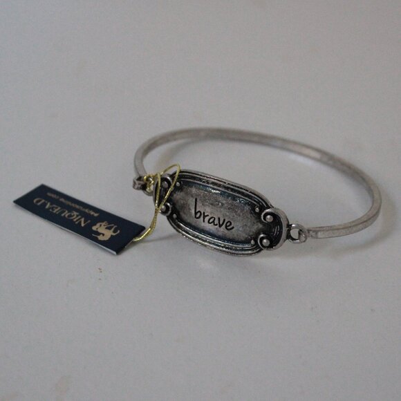 Niquea.D "Brave" Metal Bracelet - Picture 1 of 5
